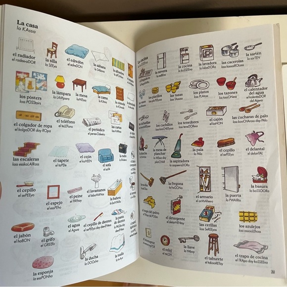 First 500 words Spanish & German (2003 Chick-fil-A: Growing Kids) Book - Picture 4 of 6